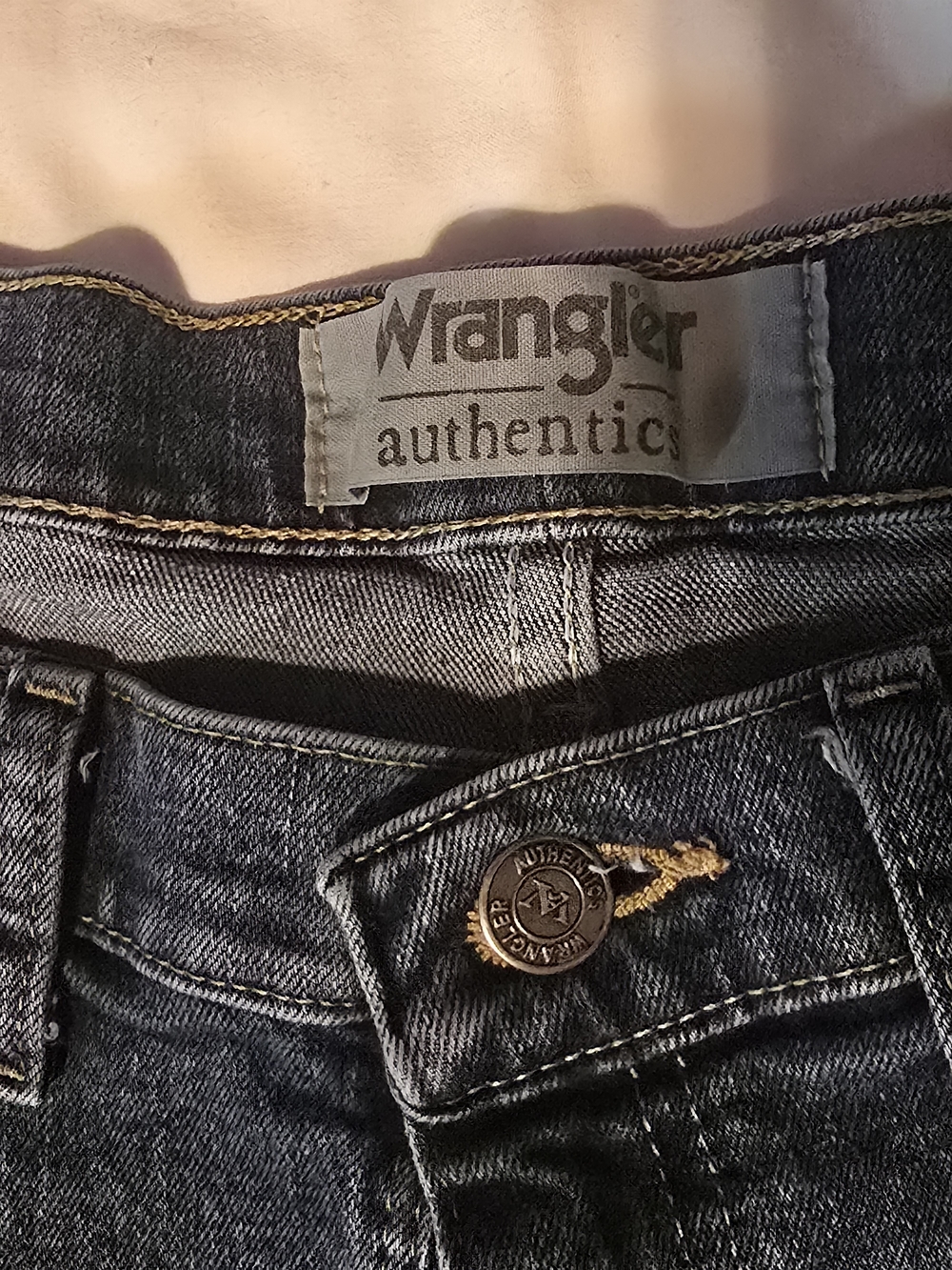 Wrangler Men’s Dark Blue Relaxed Jeans